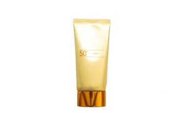 Top 5 Sunscreens Perfect for Wearing Under Makeup Without Clogging Pores